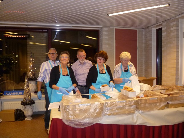 Oliebollen en appelflappen verkoopteam