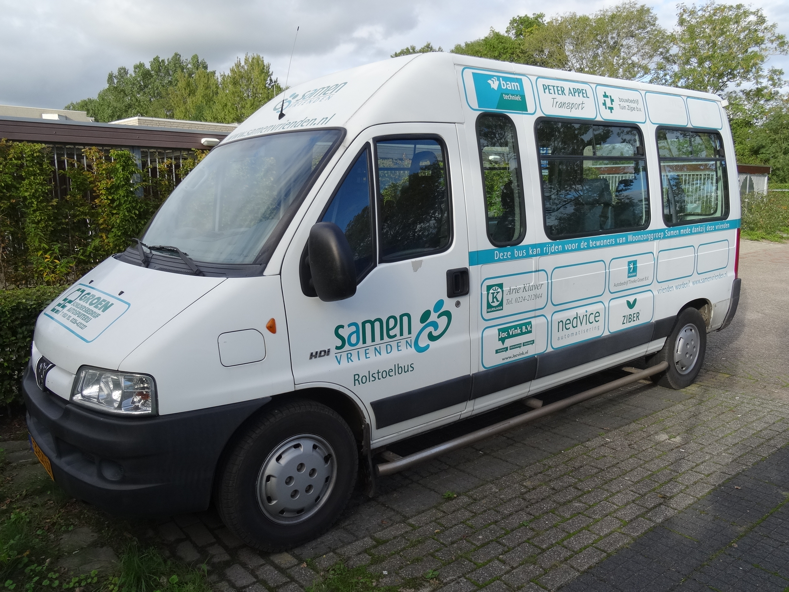 Nieuwe rolstoelbus besteld