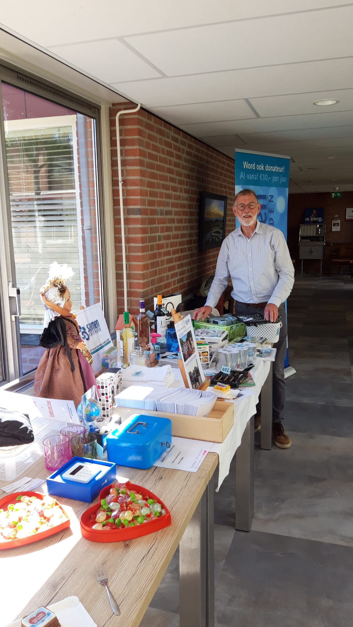 Loterij gehouden op 12 mei "de Dag van de Zorg" in Magnushof 